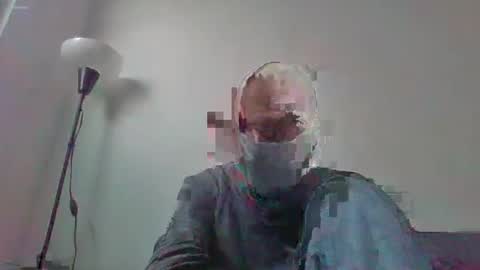 Snapshot of thetubedscarfguy chatting on 02/26/25, 04:45 Scarf guy online show from 02/26/25, 04:45