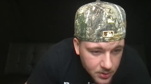 Snapshot of theviberoom chatting on 09/12/25, 05:02 The Vibe Room online show from 09/12/25, 05:02