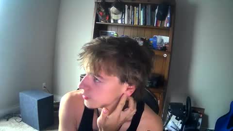 Snapshot of thevincegray chatting on 06/07/26, 10:57 Vince online show from 06/07/26, 10:57
