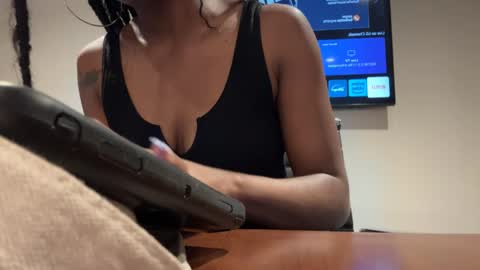 Snapshot of thevixensapphire chatting on 04/15/26, 11:38 Sapphire the Vixen online show from 04/15/26, 11:38