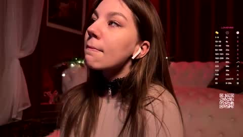 Snapshot of thewetmuse chatting on 12/15/25, 01:04 Grace Next broadcast - online show from 12/15/25, 01:04