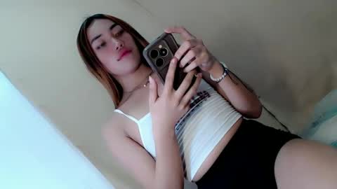 stella online show from 03/07/25, 05:51