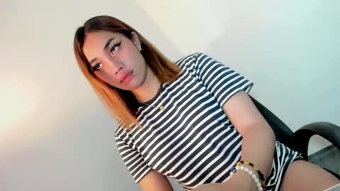 stella online show from 11/11/25, 02:33