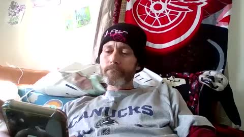 Snapshot of theycallmemellowthebreeze chatting on 02/25/25, 08:41 mellow online show from 02/25/25, 08:41