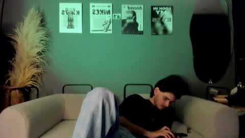 thiaan__ online show from 11/01/25, 12:01