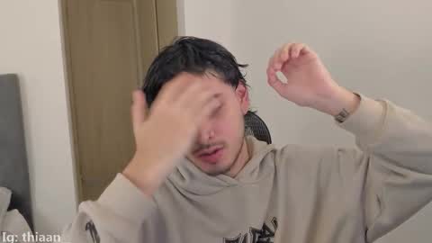 thiaan__ online show from 11/16/25, 08:25