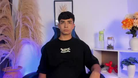 Snapshot of thiago_connor21 chatting on 05/17/26, 11:45 Thiago online show from 05/17/26, 11:45