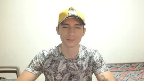 Snapshot of thiago_deseo69 chatting on 05/13/26, 12:52 thiago_deseo69 online show from 05/13/26, 12:52