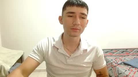 Snapshot of thiago_deseo69 chatting on 05/20/26, 01:17 thiago_deseo69 online show from 05/20/26, 01:17