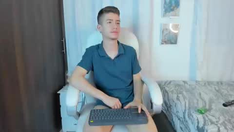 Manuel online show from 09/23/25, 01:19