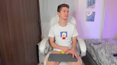 Manuel online show from 10/13/25, 02:11