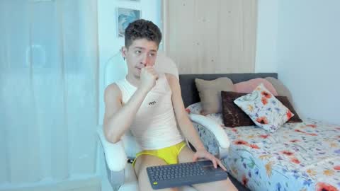 Manuel online show from 10/31/25, 01:39