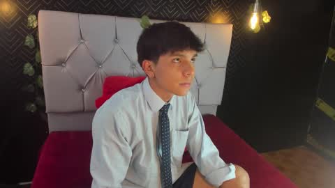 Snapshot of thiago_kozak chatting on 10/27/25, 12:53 thiago online show from 10/27/25, 12:53