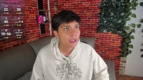 Snapshot of thiago_kozak chatting on 04/25/26, 01:36 thiago online show from 04/25/26, 01:36