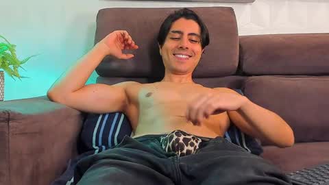 Thiago Mg online show from 09/12/25, 01:55