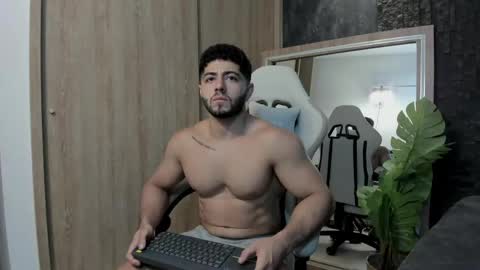 Snapshot of thiago_moretti chatting on 05/24/26, 11:54 THIAGO online show from 05/24/26, 11:54