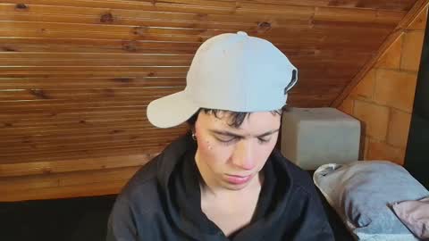 Snapshot of thiago_n_sam chatting on 11/05/25, 02:44 thiago_n_sam online show from 11/05/25, 02:44