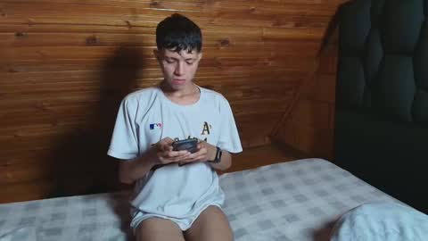 Snapshot of thiago_n_sam chatting on 11/13/25, 11:03 thiago_n_sam online show from 11/13/25, 11:03