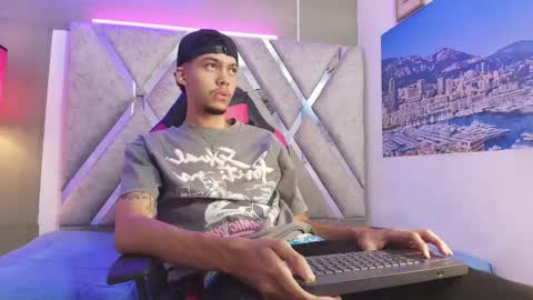 Snapshot of thiago_preston chatting on 05/22/26, 08:36 Thiago online show from 05/22/26, 08:36