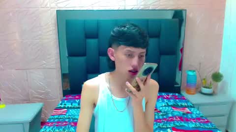 Snapshot of thiago_twink38 chatting on 10/21/25, 05:30 thiago_twink38 online show from 10/21/25, 05:30