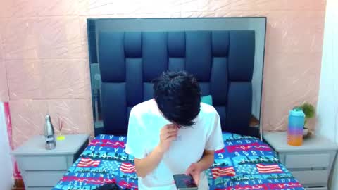Snapshot of thiago_twink38 chatting on 10/27/25, 03:43 thiago_twink38 online show from 10/27/25, 03:43