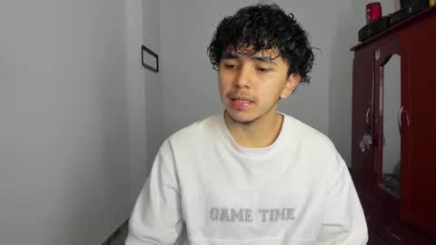 Snapshot of thiago_wc chatting on 10/08/25, 04:37 Thiago online show from 10/08/25, 04:37