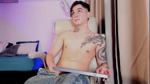 Snapshot of thiago_winteer chatting on 04/10/26, 12:49 Thiago Winteer online show from 04/10/26, 12:49