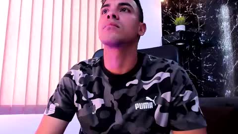 Snapshot of thiagof__x chatting on 11/01/25, 01:24 Thiago online show from 11/01/25, 01:24