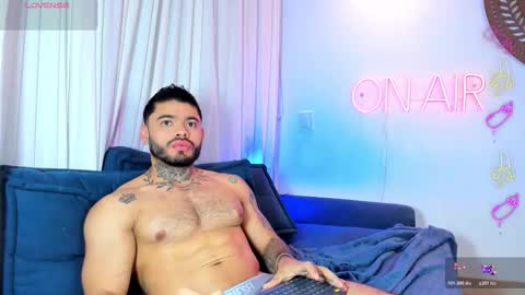 Snapshot of thiagoferrari1 chatting on 11/14/25, 02:43 thiago online show from 11/14/25, 02:43