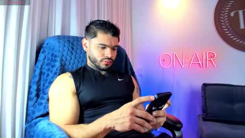 Snapshot of thiagoferrari1 chatting on 11/15/25, 02:53 thiago online show from 11/15/25, 02:53