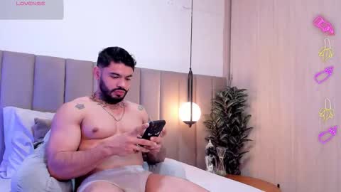 Snapshot of thiagoferrari1 chatting on 12/14/25, 08:41 thiago online show from 12/14/25, 08:41