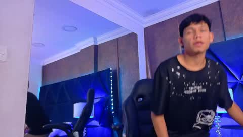 Snapshot of thiagoferrer_ chatting on 06/02/26, 04:14 T H I A G O online show from 06/02/26, 04:14