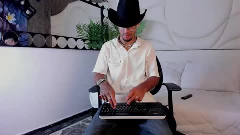 Snapshot of thiagoferreti_ chatting on 10/07/25, 03:36 ThiagoFerreti online show from 10/07/25, 03:36