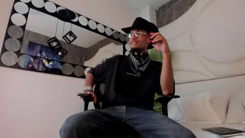 Snapshot of thiagoferreti_ chatting on 10/09/25, 03:26 ThiagoFerreti online show from 10/09/25, 03:26