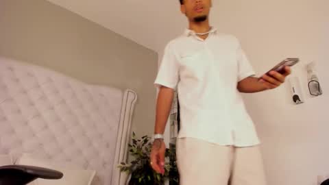 Snapshot of thiagoferreti_ chatting on 10/22/25, 07:46 ThiagoFerreti online show from 10/22/25, 07:46