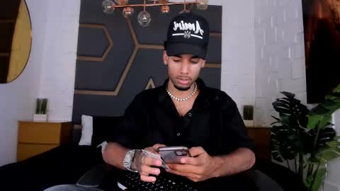 Snapshot of thiagoferreti_ chatting on 11/04/25, 07:24 ThiagoFerreti online show from 11/04/25, 07:24