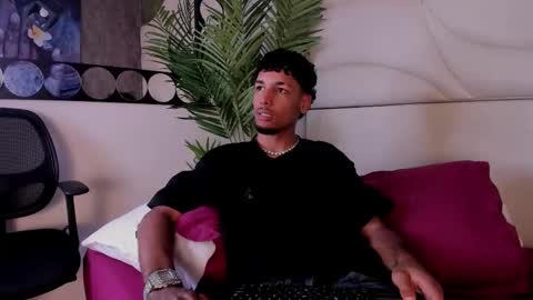 Snapshot of thiagoferreti_ chatting on 11/12/25, 08:08 ThiagoFerreti online show from 11/12/25, 08:08