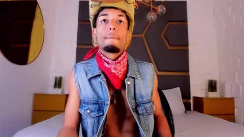 Snapshot of thiagoferreti_ chatting on 11/18/25, 07:29 ThiagoFerreti online show from 11/18/25, 07:29