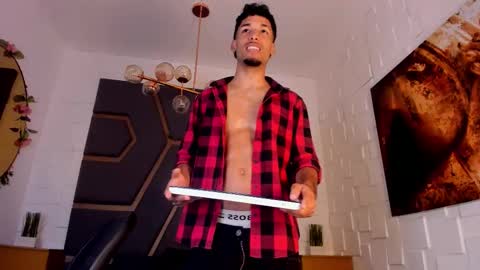 Snapshot of thiagoferreti_ chatting on 11/21/25, 09:13 ThiagoFerreti online show from 11/21/25, 09:13