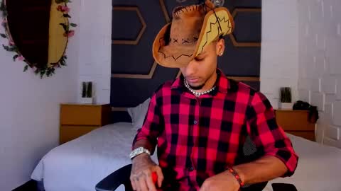 Snapshot of thiagoferreti_ chatting on 11/26/25, 07:48 ThiagoFerreti online show from 11/26/25, 07:48