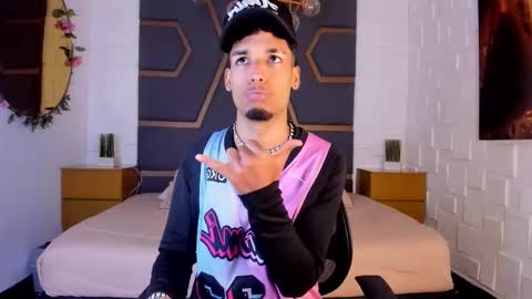 Snapshot of thiagoferreti_ chatting on 11/27/25, 07:38 ThiagoFerreti online show from 11/27/25, 07:38