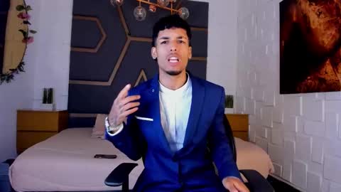 Snapshot of thiagoferreti_ chatting on 11/28/25, 08:55 ThiagoFerreti online show from 11/28/25, 08:55