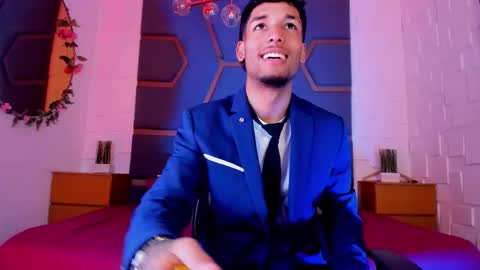 Snapshot of thiagoferreti_ chatting on 12/04/25, 08:17 ThiagoFerreti online show from 12/04/25, 08:17