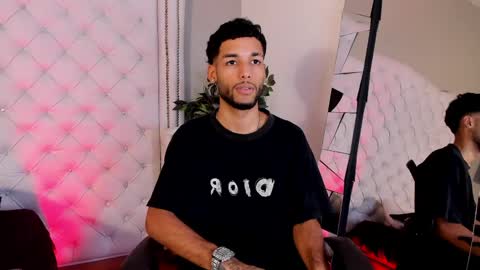 Snapshot of thiagoferreti_ chatting on 04/15/26, 01:56 ThiagoFerreti online show from 04/15/26, 01:56