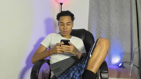 thiagoperez_ online show from 09/20/25, 01:50