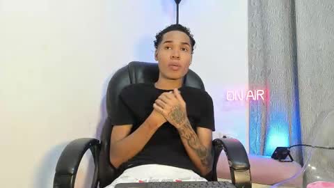 thiagoperez_ online show from 09/21/25, 02:13