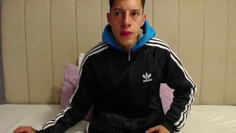 Snapshot of thiagos19 chatting on 03/10/25, 09:40 Thiago online show from 03/10/25, 09:40