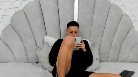 Snapshot of thiagos19 chatting on 03/05/26, 03:30 Thiago online show from 03/05/26, 03:30