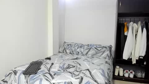 Snapshot of thiagowells_ chatting on 12/04/24, 10:41 Thiago Wells online show from 12/04/24, 10:41