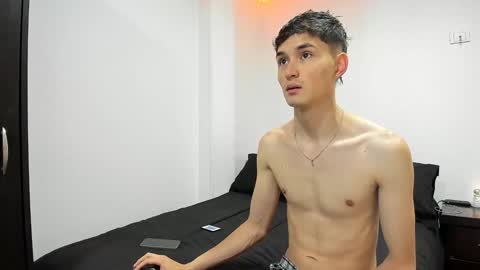 Snapshot of thiagowells_ chatting on 01/14/25, 04:50 Thiago Wells online show from 01/14/25, 04:50